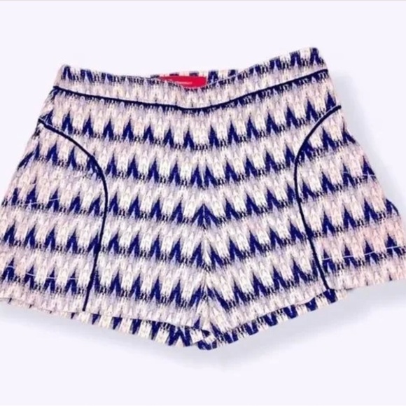 Anthropologie's Cartonnnier Larimer high waisted shorts in Ikart pattern. - Picture 2 of 9